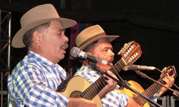Brazilian Country music duo Zé Mulato & Cassiano at Teatro dos Bancários