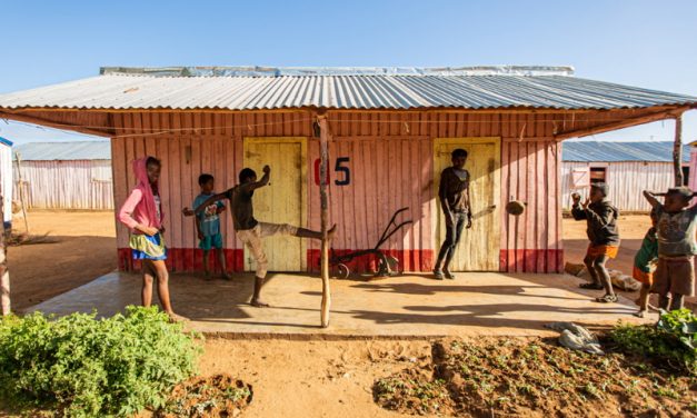 Art Exhibit Olhar Sem Fronteiras showcases the living conditions in Madagascar.