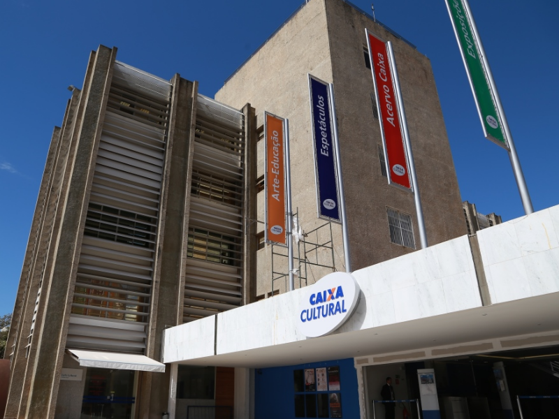 The “CAIXA Cultural” reopens its doors for visitation and offers a safe art viewing experience.