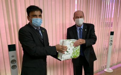 Embassy of Paquistan informs: Ambassador of Pakistan meets defense minister of Brazil.