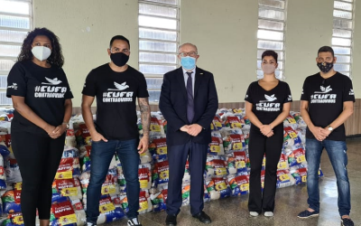The Ambassador of Spain, Mr. Fernando García Casa, delivers more than 4500 basic needs grocery packages to the “Central Única das Favelas” (CUFA – DF)