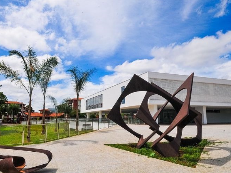 Photo exhibition by several diplomats at the Museu de Arte de Brasília. 