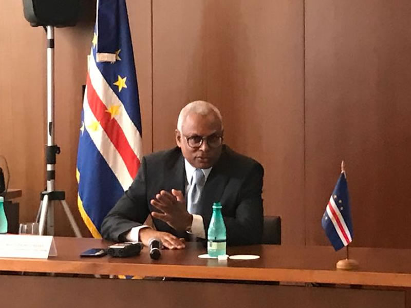 PRESIDENT OF CABO VERDE RECEIVES BRAZILIAN JOURNALISTS