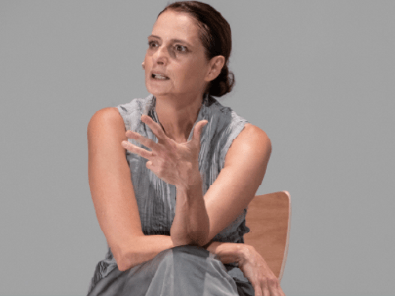 THEATRE PLAY “EU DE VOCÊ”: A UNIQUE JOURNEY THROUGH THE STAGE OF LIFE AT THE CAIXA THEATRE