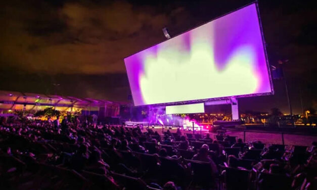 Open-air movie screen in Lago Sul!