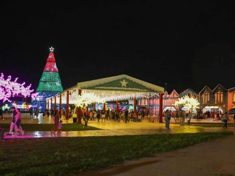 The Christmas attraction NOSSO NATAL (Our Christmas) can be visited at the Esplanada dos Ministérios (Esplanade of Ministries)
