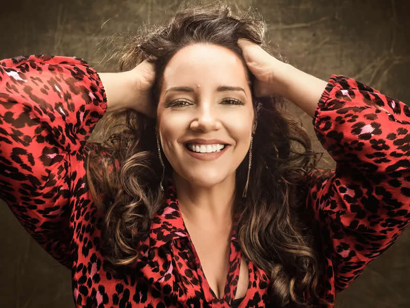 Singer Ana Carolina celebrates 25 years of her career with the show ’25 Anas’